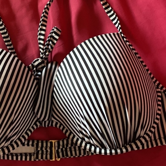 Shade Bundle 36D Tie Neck Gold Clasp Back close Lightly Padded Top *Like NEW* - Picture 3 of 5